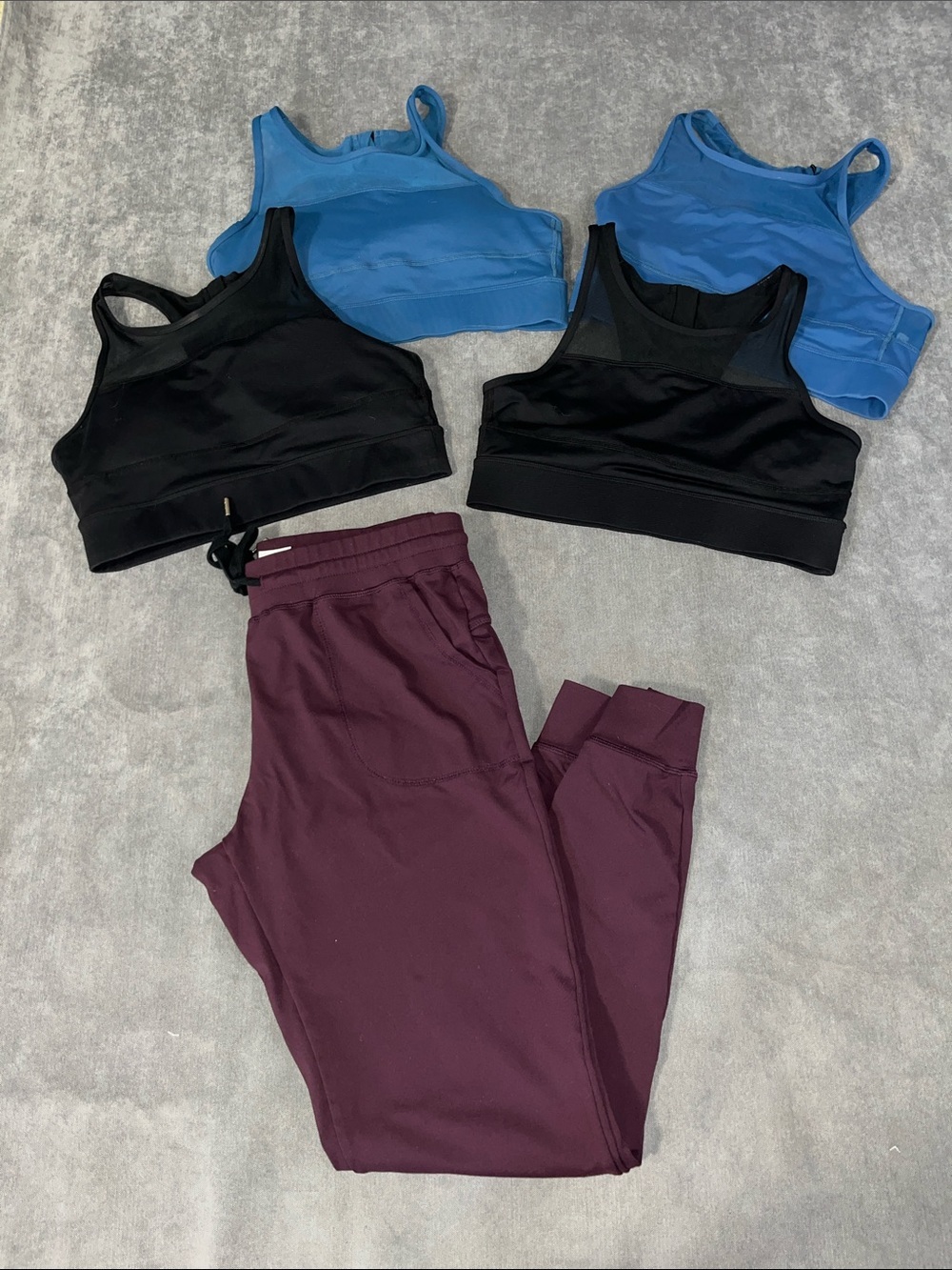 Zyia workout/athleisure set  size medium- 4 sports bras  and joggers